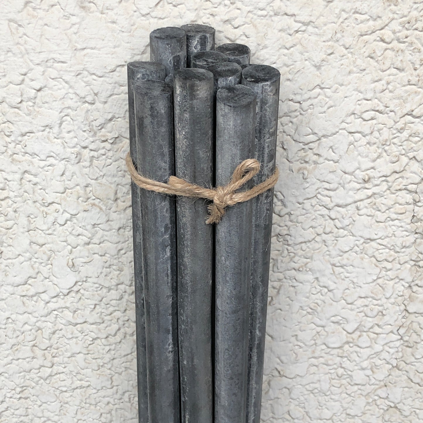 "PURE BLACK" UNPOLISHED RODS which contains carbon black for non-discoloration