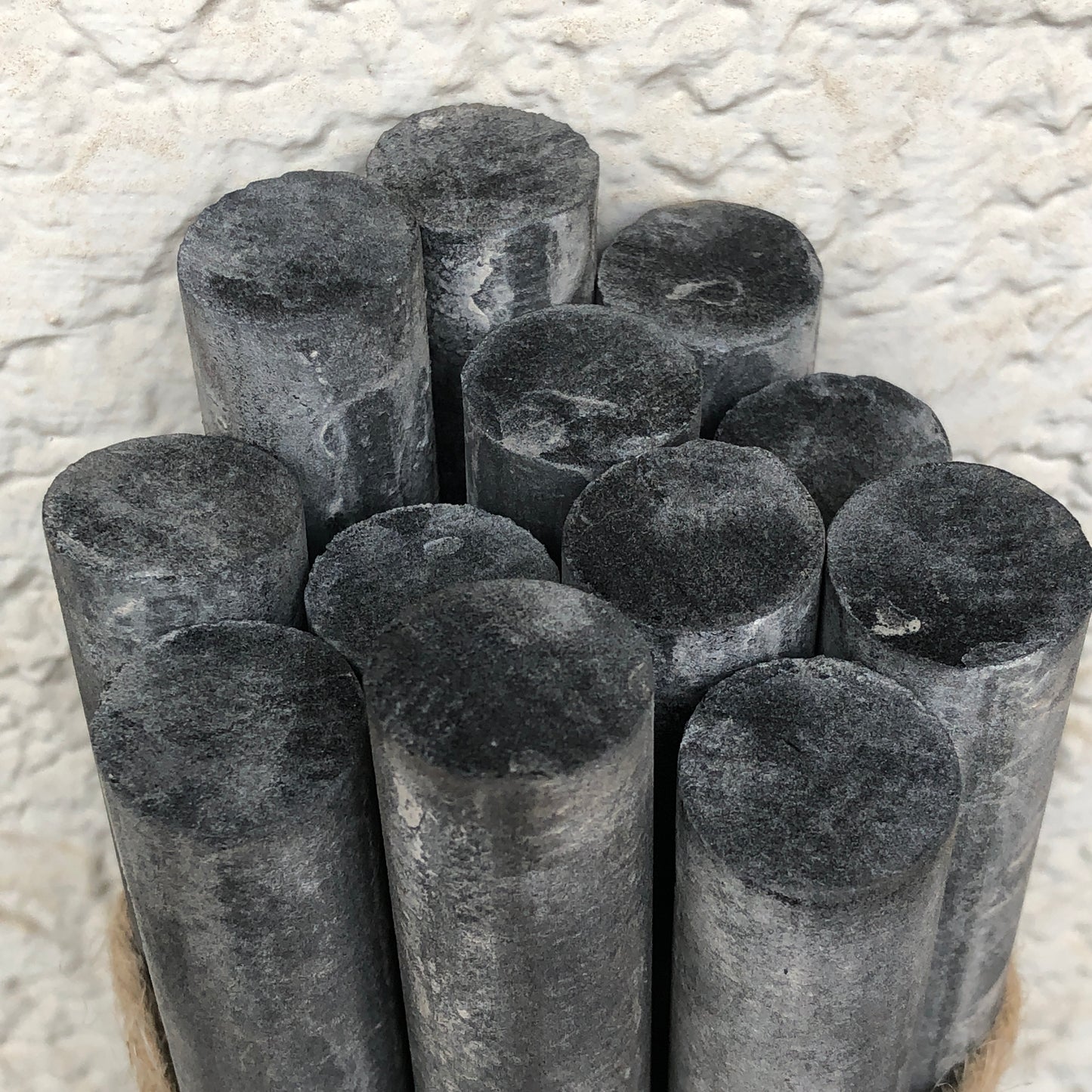 "PURE BLACK" UNPOLISHED RODS which contains carbon black for non-discoloration